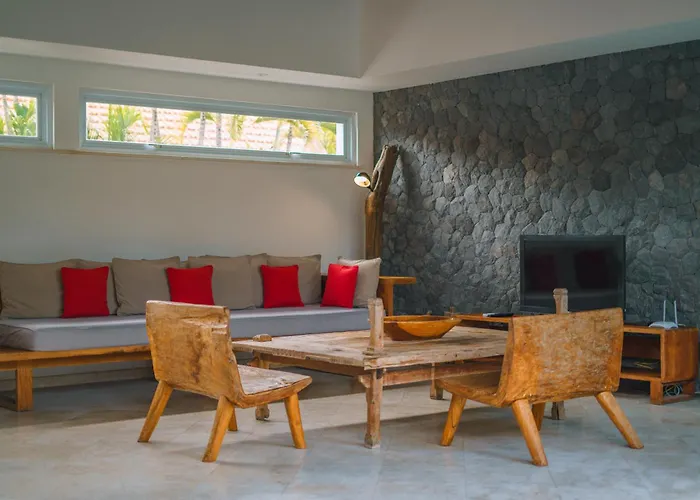 Anahata: Modern 2br W/ Pool In ! *